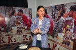 Kareena Kapoor makes roti at the promotion of Ki and Ka on 26th March 2016